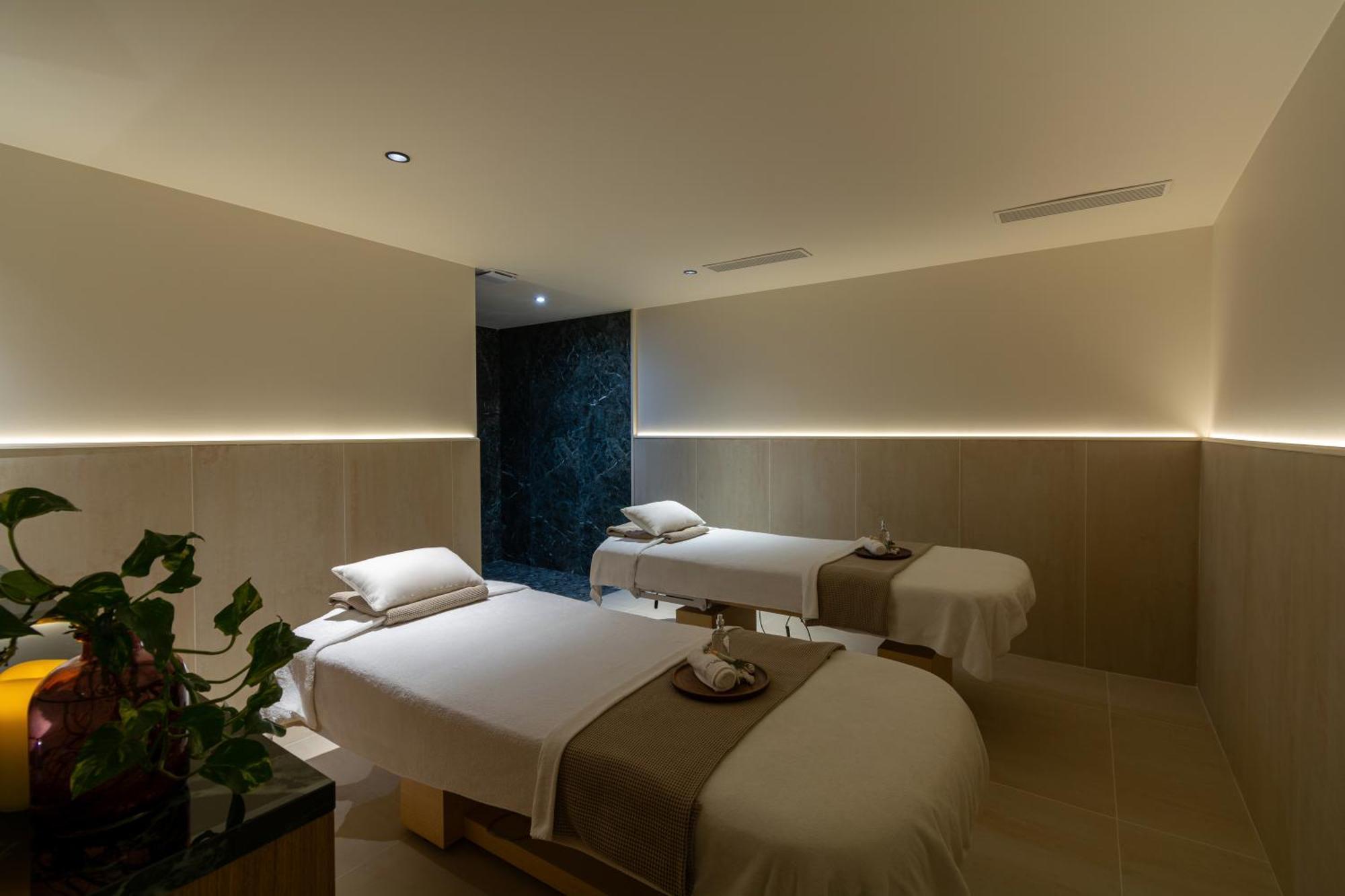 Hotel & Napoleon 4*