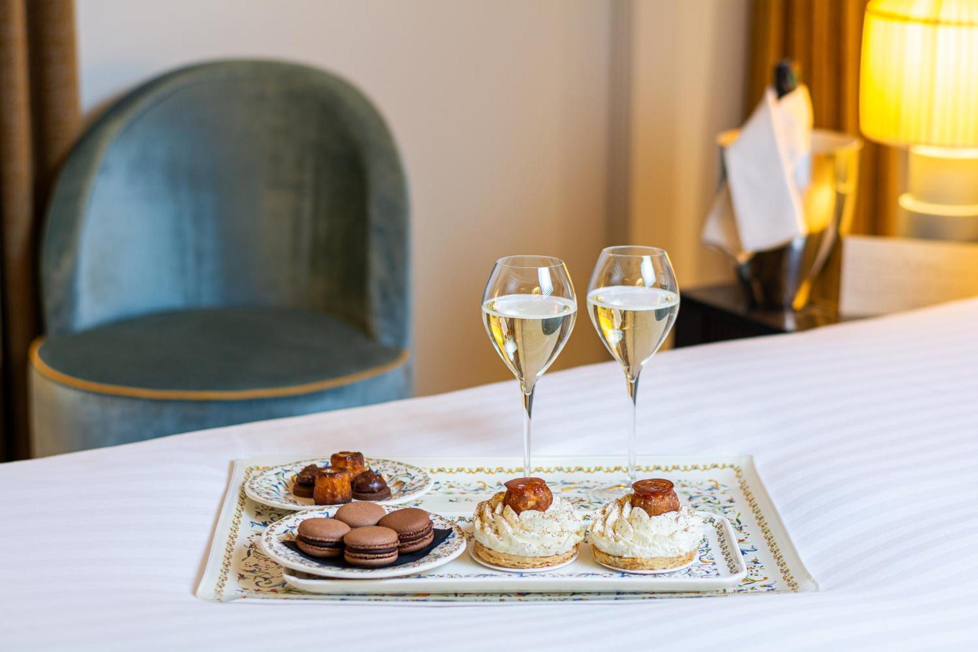 Hotel & Napoleon 4*