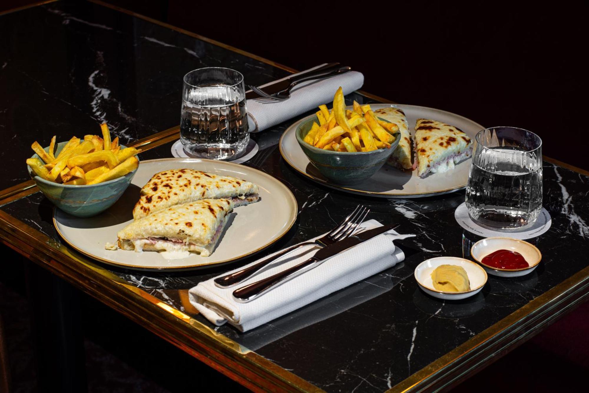 & Napoleon Hotel 4*